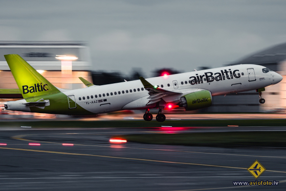 Airbus A220-300